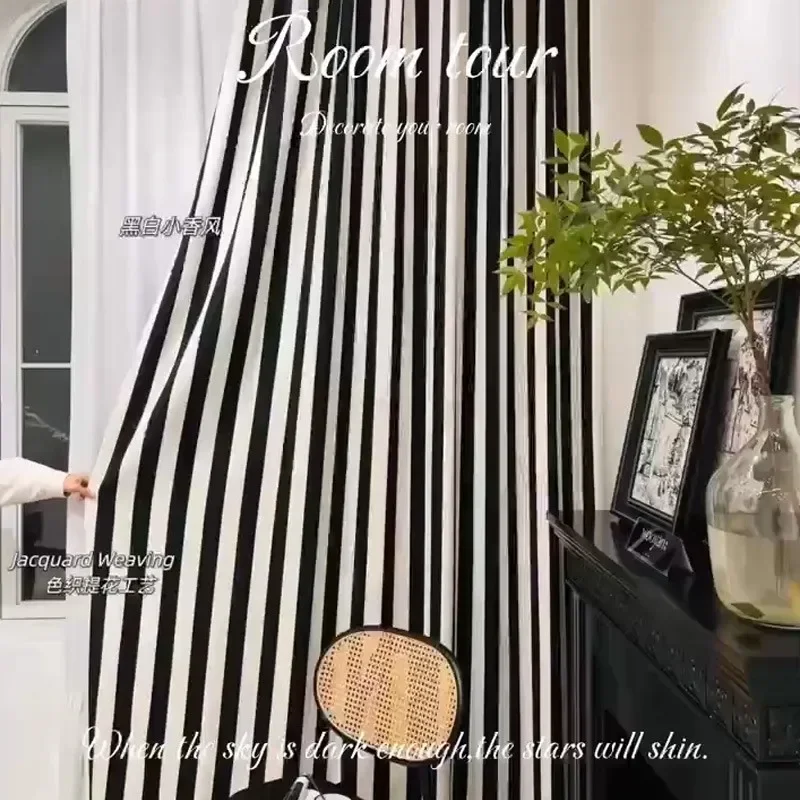 Home Fragrance French - Dikey Çizgili Siyah ve Beyaz Şönil